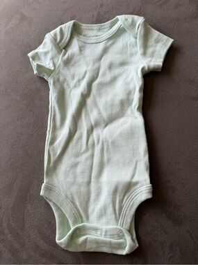 Free with purchase 🎉Swaddle Designs Pale Mint Short-Sleeve Baby One-Piece